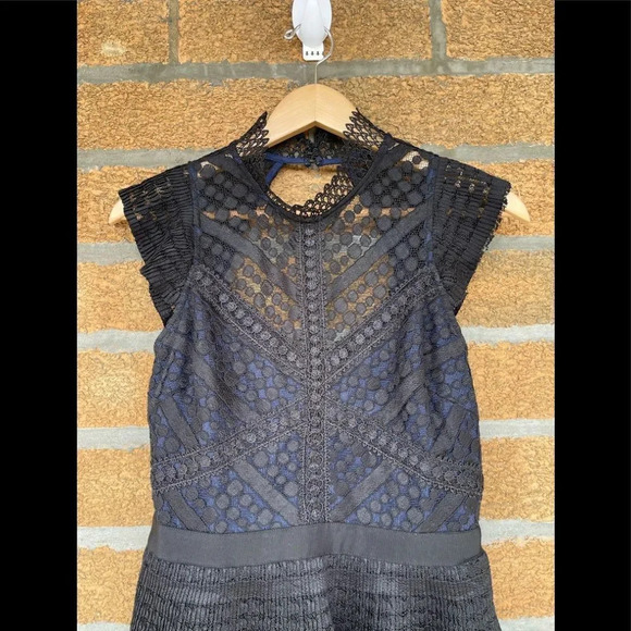 Adelyn rae lace dress size small - Picture 3 of 15